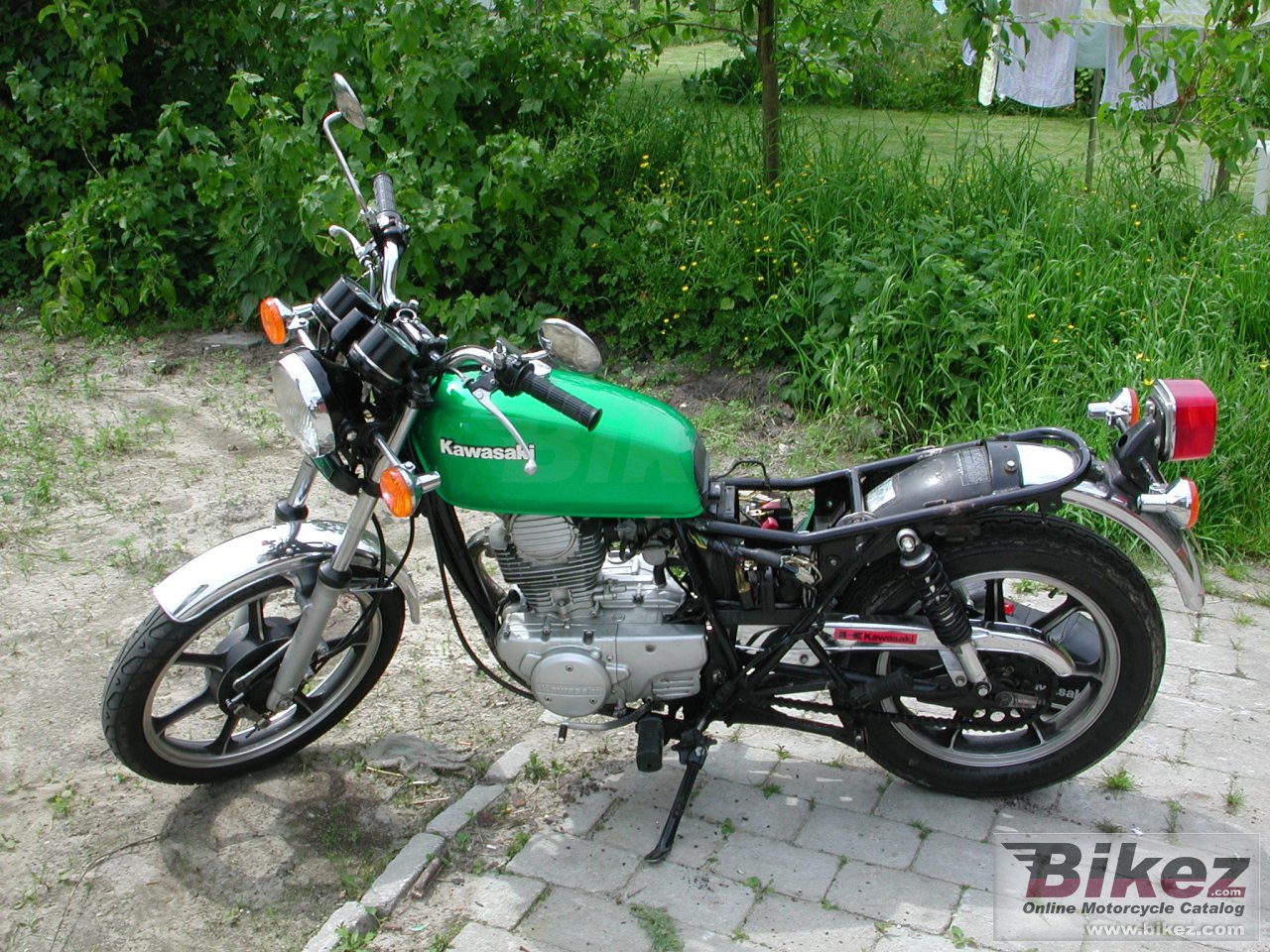 Big  z 250 c picture and wallpaper from Bikez.com
